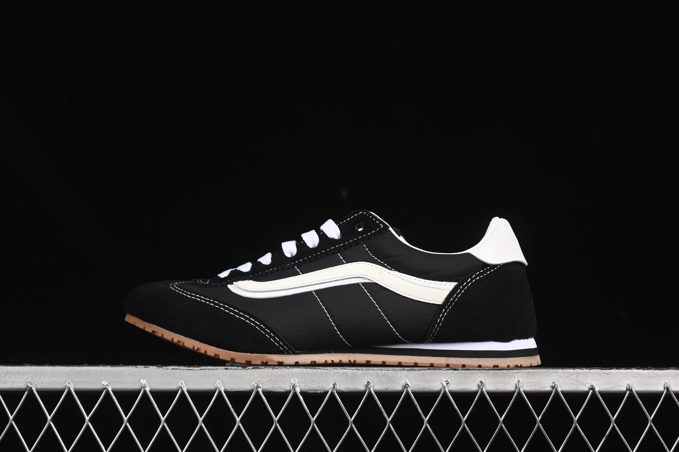 All categories Vans Vans series Vans Low Vans low-top Vans Super Lowpro Vans retro fashion comfortable versatile casual sneakers VN000D83BR1